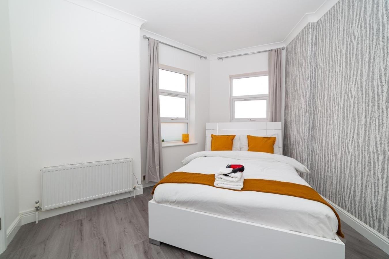 Diana Hotel Лондон Екстериор снимка