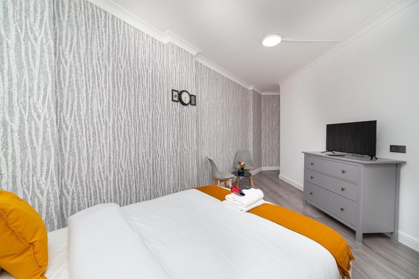 Diana Hotel Лондон Екстериор снимка