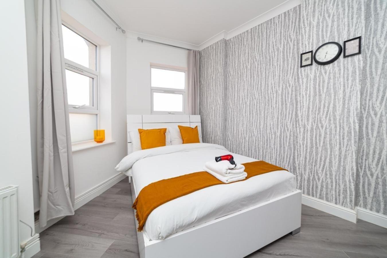 Diana Hotel Лондон Екстериор снимка