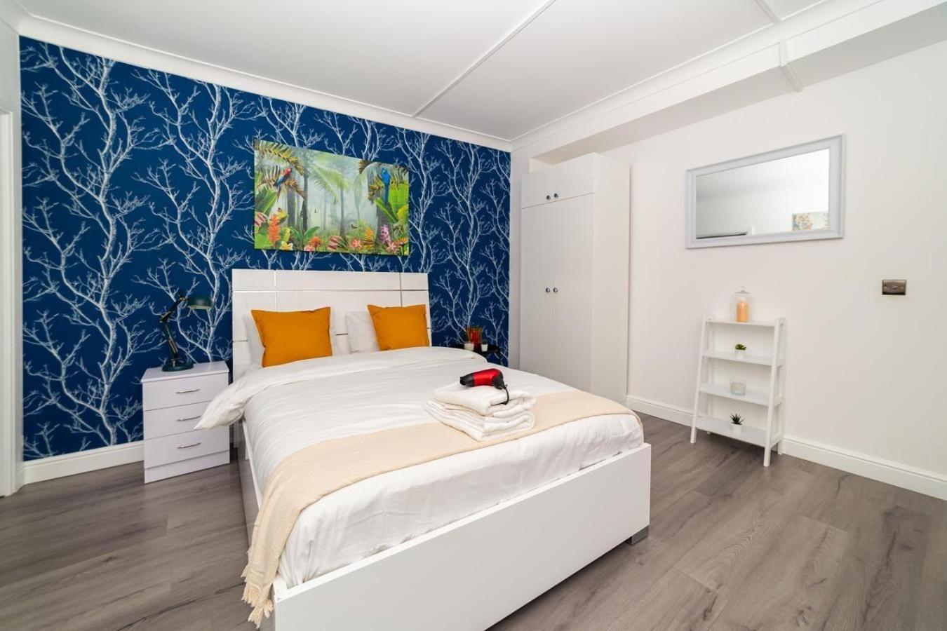 Diana Hotel Лондон Екстериор снимка