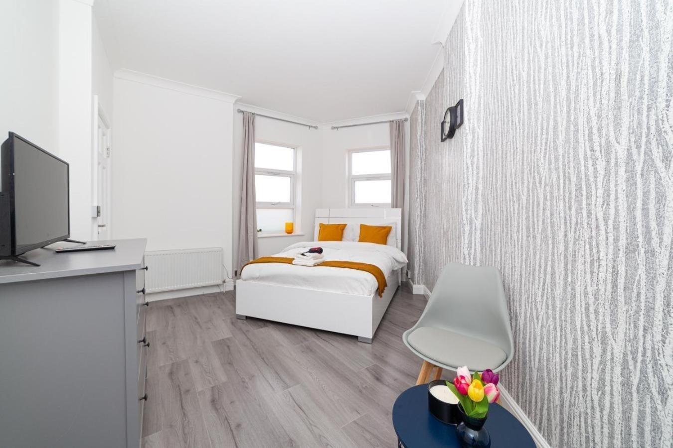 Diana Hotel Лондон Екстериор снимка
